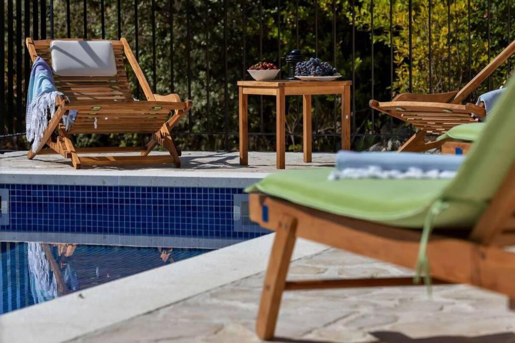 Holiday Home Marijana Zaostrog Luaran gambar